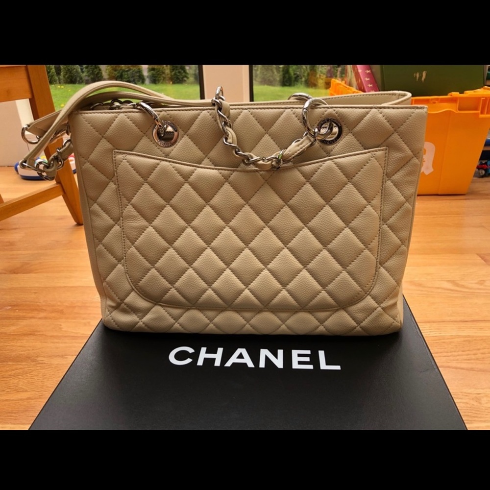 Chanel Claire GST silver caviar shopping tote - Picture 2 of 7